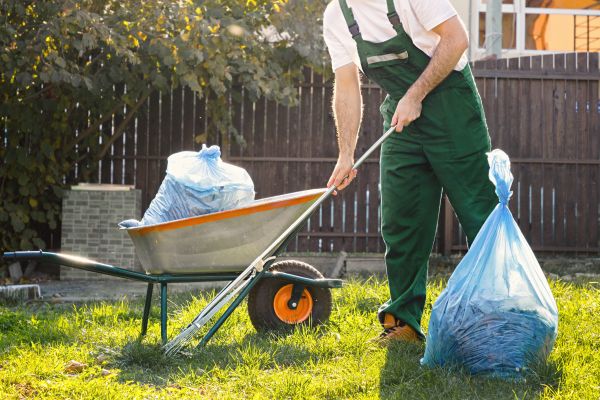 Cost of Yard Cleaning in Bowling Green