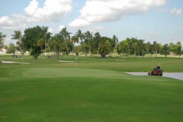 Cost of Golf Course Maintenance in Bowling Green