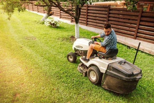 Cost of Industrial Lawn Mowing in Bowling Green