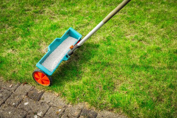 Cost of Commercial Lawn Treatment in Bowling Green