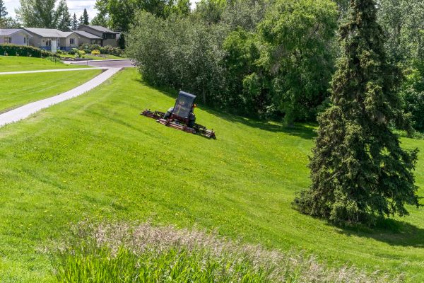 Cost of Sloped Area Mowing in Bowling Green