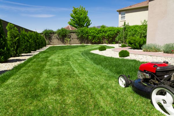 Cost of Residential Lawn Mowing in Bowling Green